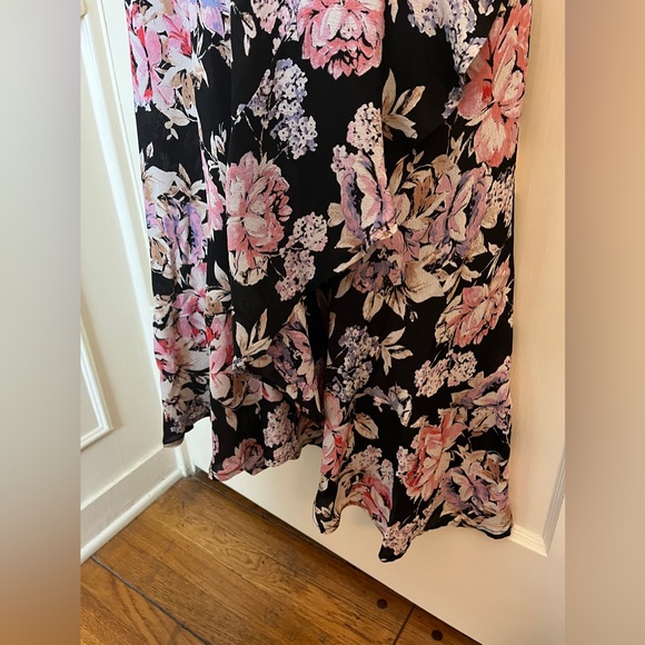 Band of Gypsies Rose and Lilac Floral Wrap Skirt - Picture 4 of 14